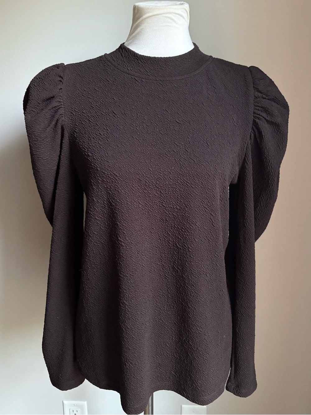 New THML Puff Sleeve Textured Top In Brown Size M